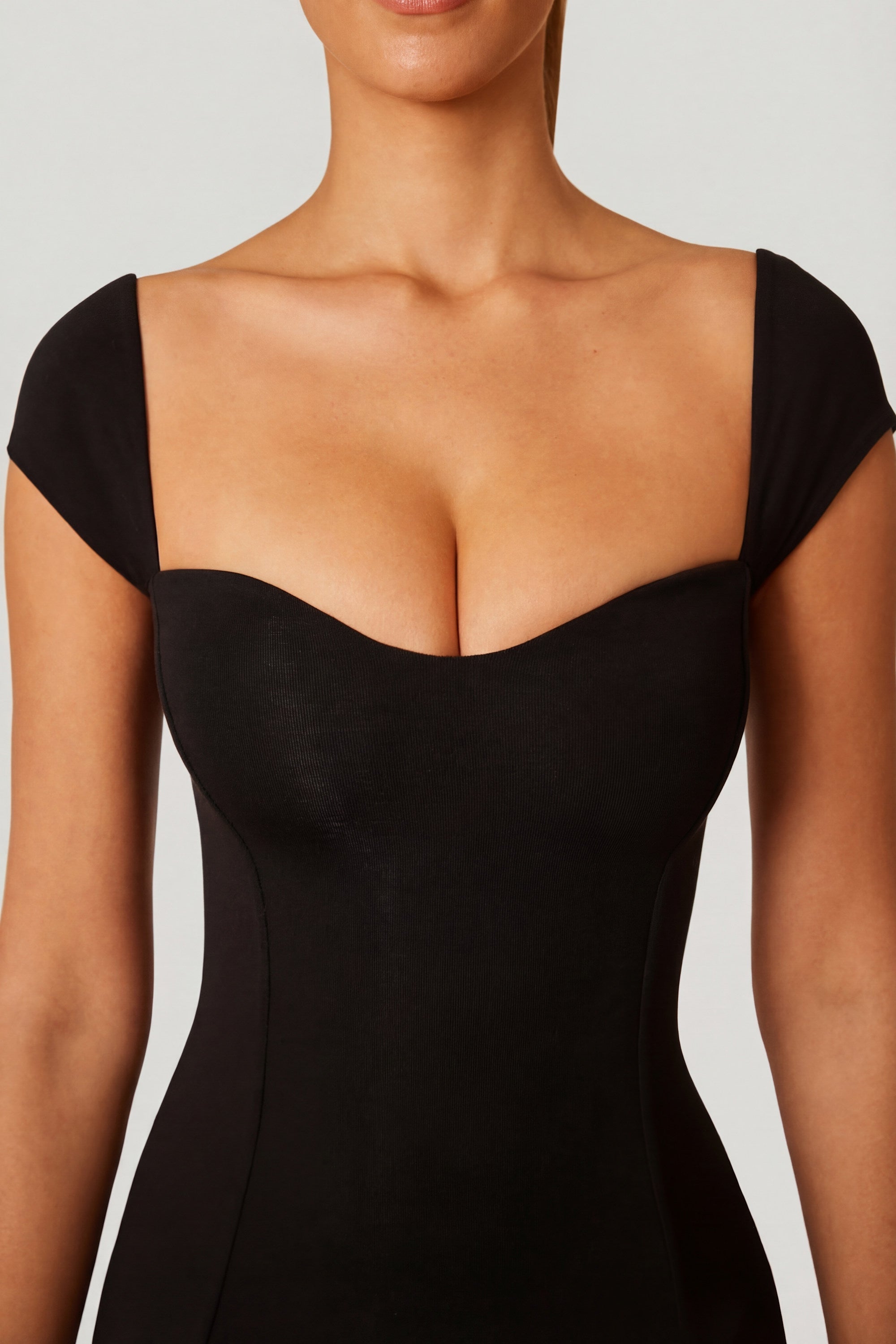 Sweetheart Neckline Maxi Dress in Black